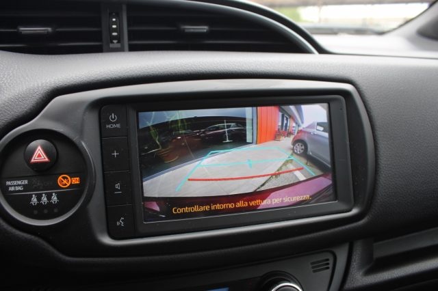 TOYOTA Yaris usata, con Airbag testa