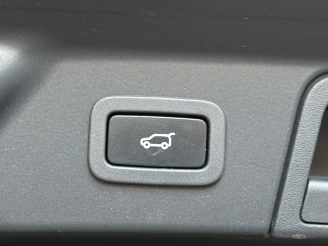 LAND ROVER Range Rover Velar usata, con Riconoscimento dei segnali stradali