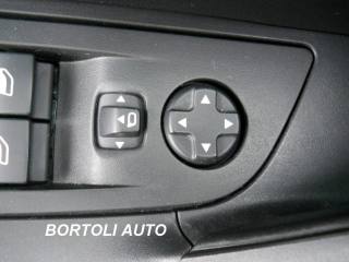PEUGEOT 2008 usata, con Sensori di parcheggio anteriori