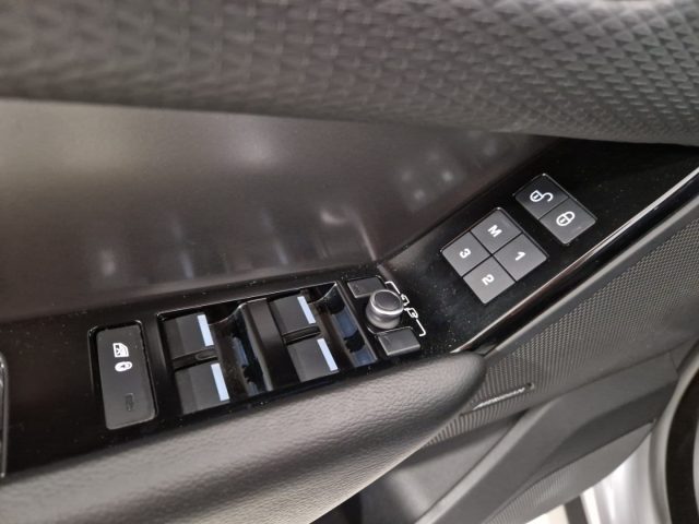 LAND ROVER Range Rover Velar usata, con Sistema di navigazione