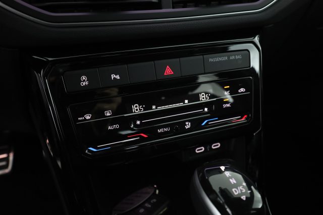 VOLKSWAGEN T-Cross usata 17