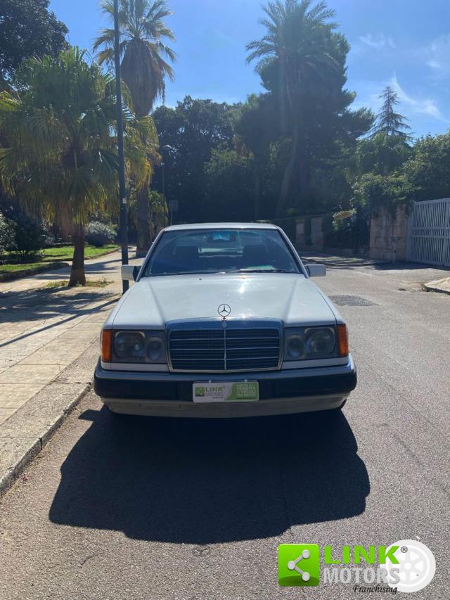 MERCEDES-BENZ 200 usata, con Climatizzatore