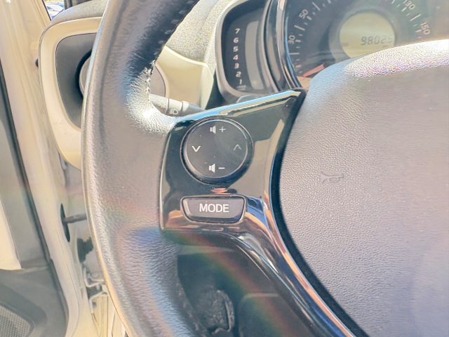 PEUGEOT 108 usata, con Telecamera per parcheggio assistito