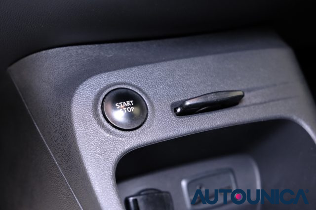 RENAULT Captur usata, con Sensori di parcheggio posteriori