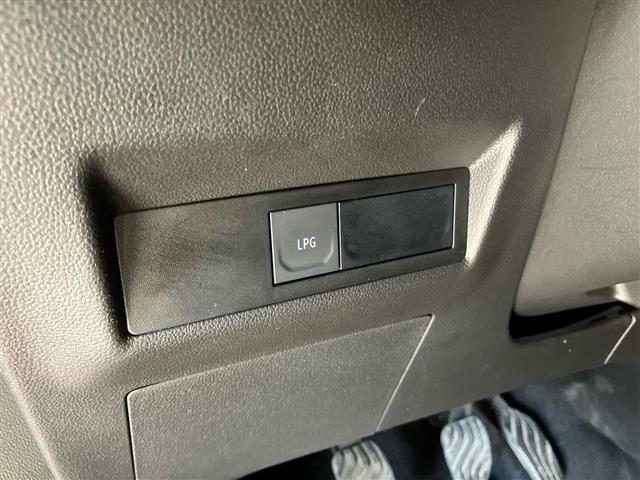 RENAULT Captur usata 28