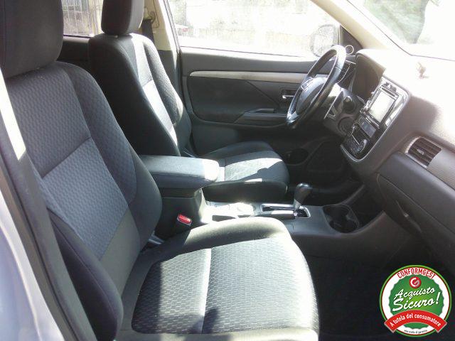 MITSUBISHI Outlander usata, con Fari Xenon