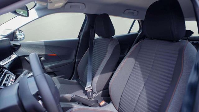 PEUGEOT 2008 usata, con Park Distance Control