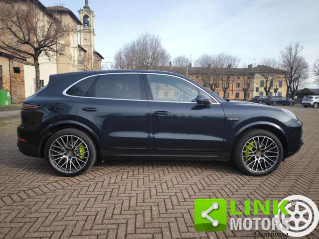 PORSCHE Cayenne usata, con Autoradio