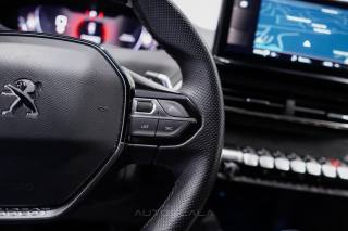 PEUGEOT 5008 usata, con Volante in pelle