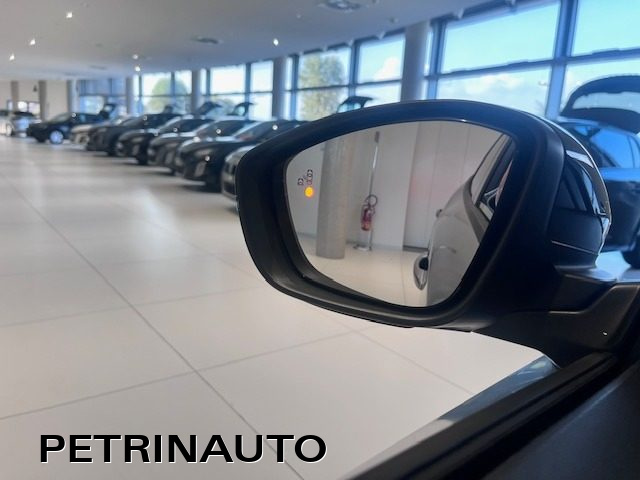 PEUGEOT 2008 usata, con Luci diurne LED