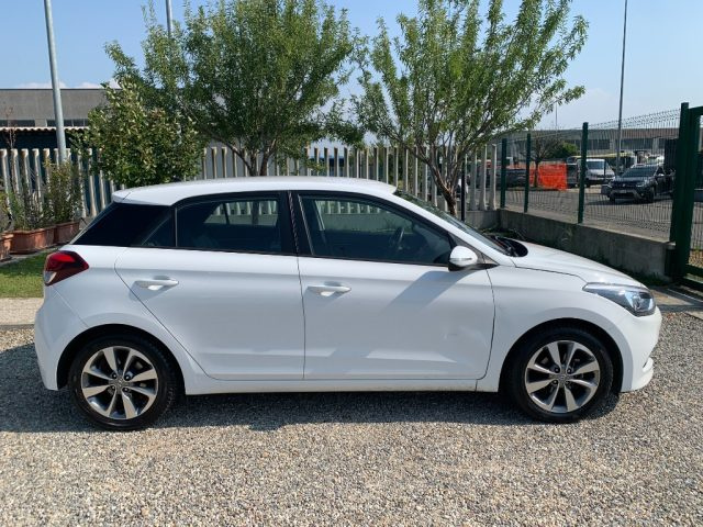 HYUNDAI i20 usata, con Autoradio