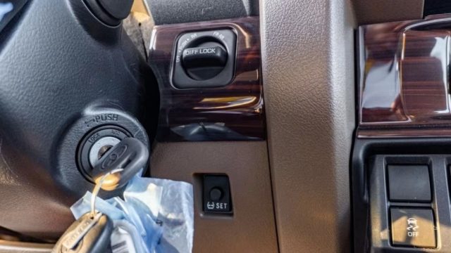 TOYOTA Land Cruiser usata, con Gancio traino