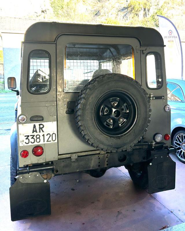 LAND ROVER Defender usata 10