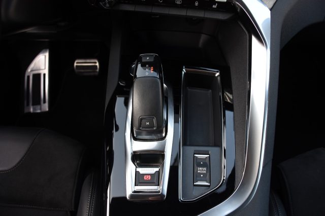 PEUGEOT 3008 usata, con USB