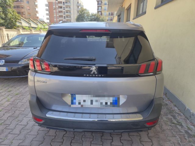 PEUGEOT 5008 usata, con Autoradio