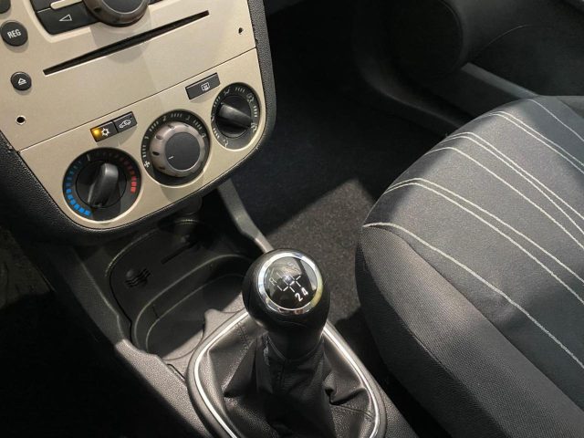 OPEL Corsa usata, con Cruise Control