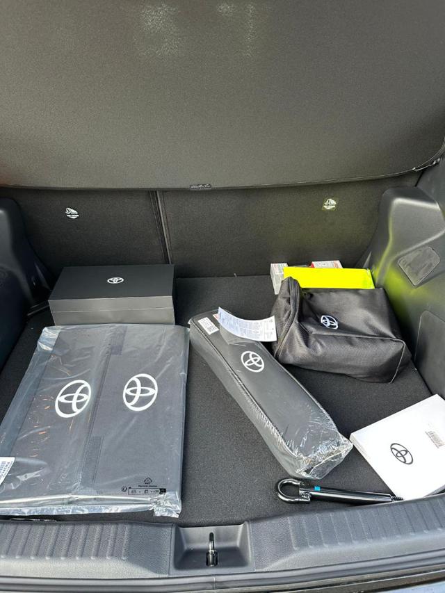 TOYOTA Yaris Cross usata, con Fari LED