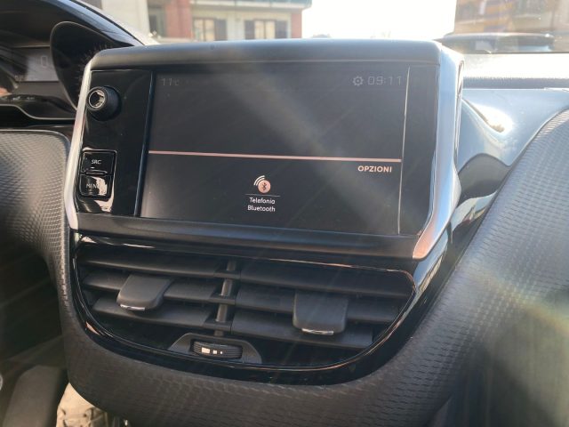 PEUGEOT 2008 usata, con Sedile posteriore sdoppiato