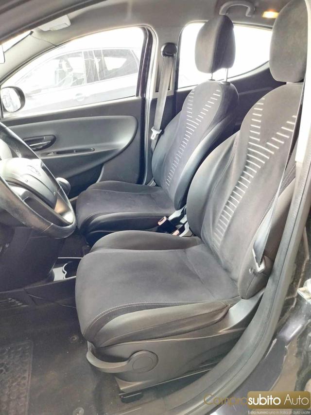 LANCIA Ypsilon usata, con ESP