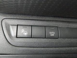 PEUGEOT 2008 usata, con Sensori di parcheggio posteriori