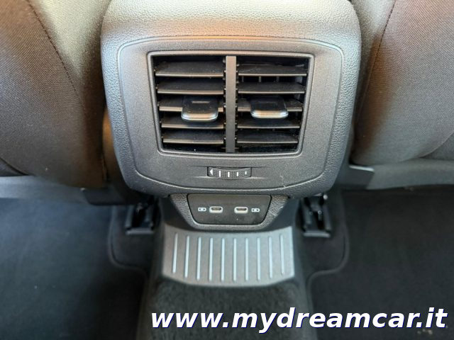 VOLKSWAGEN T-Roc usata 25