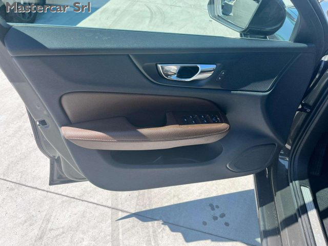 VOLVO V60 usata, con Park Distance Control