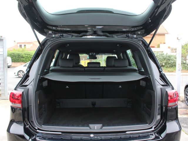 MERCEDES-BENZ GLB 180 usata, con Isofix
