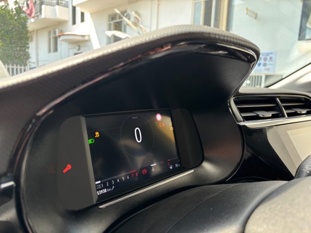 OPEL Corsa usata, con USB