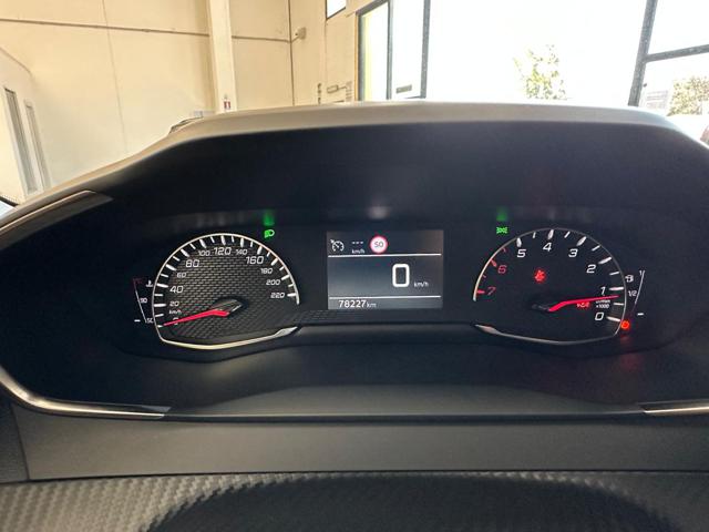 PEUGEOT 2008 usata, con Airbag testa