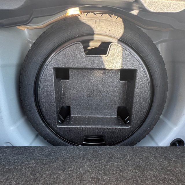 TOYOTA Yaris usata, con Bracciolo