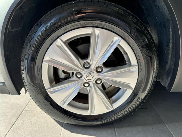 LEXUS UX 250h usata, con Sistema di navigazione
