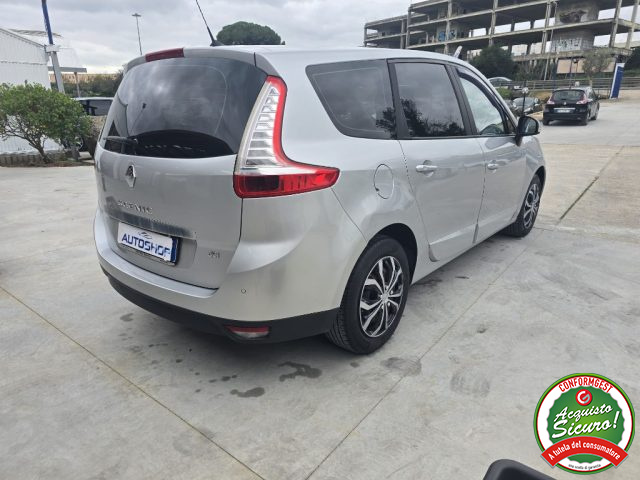 RENAULT Grand Scenic usata, con Autoradio