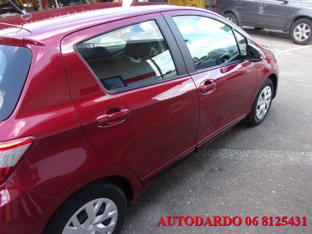 TOYOTA Yaris usata, con Servosterzo