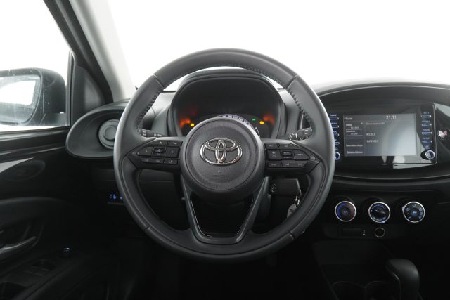 TOYOTA Aygo X usata 11