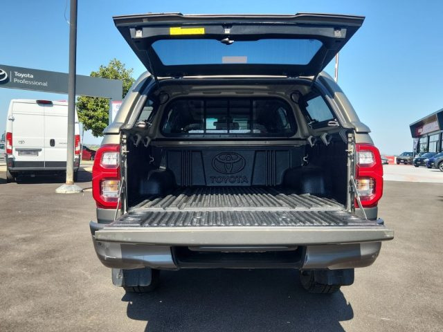 TOYOTA Hilux usata, con Autoradio