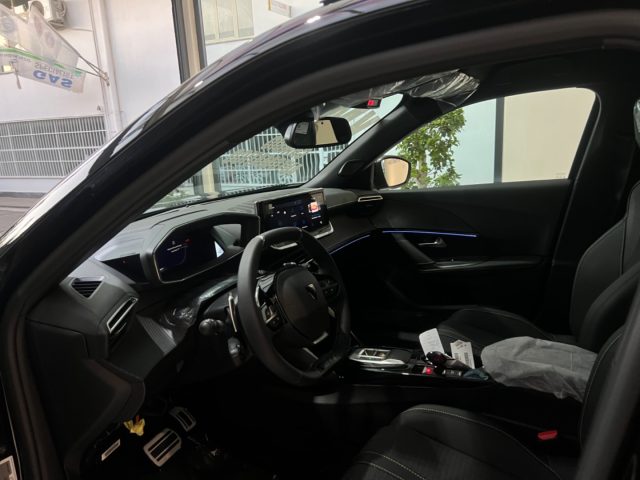 PEUGEOT 2008 usata, con Fari LED