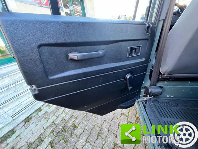 LAND ROVER Defender usata 33