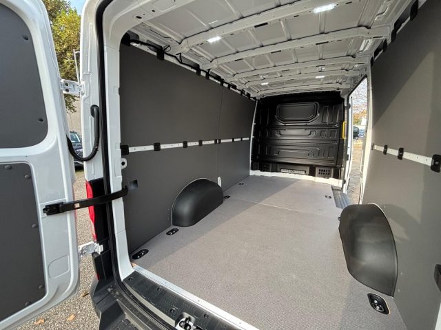 VOLKSWAGEN Crafter usata, con Autoradio digitale