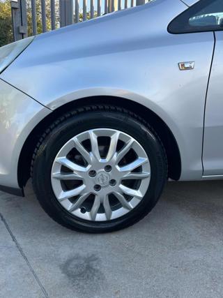 OPEL Corsa usata, con Airbag laterali