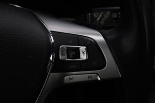 VOLKSWAGEN Touareg usata, con USB