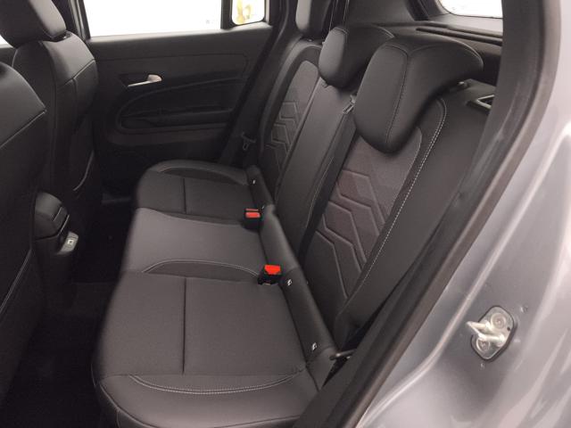 JEEP Avenger usata, con Leve al volante