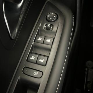 PEUGEOT 208 usata, con Controllo elettronico della corsia