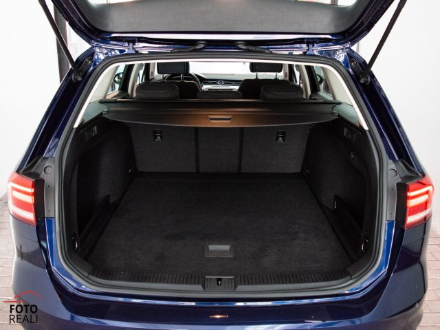 VOLKSWAGEN Passat Variant usata 42