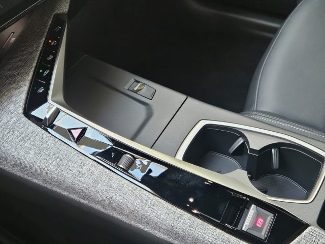 PEUGEOT 3008 usata, con Touch screen