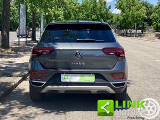 VOLKSWAGEN T-Roc usata, con Autoradio
