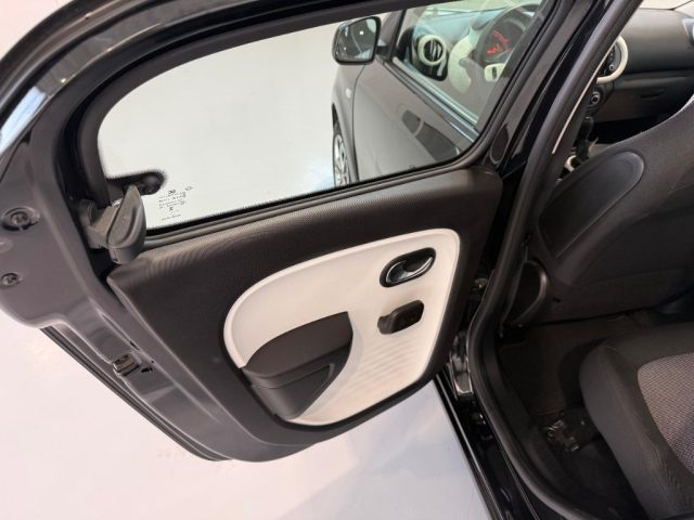 RENAULT Twingo usata 24
