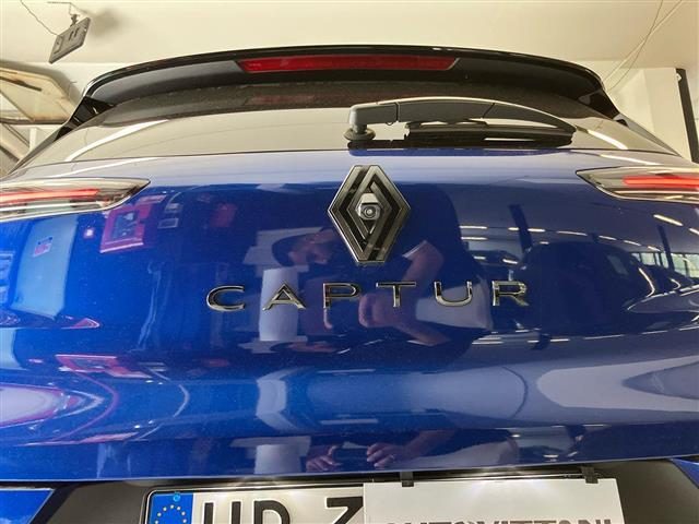 RENAULT Captur usata, con Hill holder