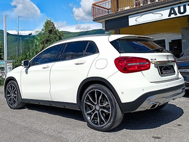 MERCEDES-BENZ GLA 200 usata, con Sensori di parcheggio posteriori