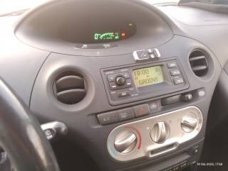 TOYOTA Yaris usata 25