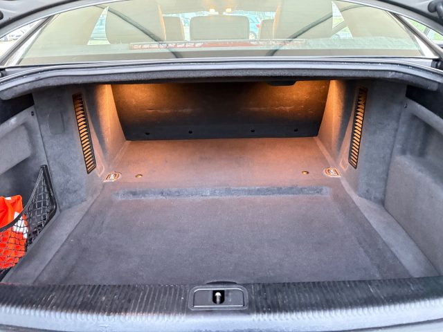 AUDI A8 usata, con Specchietti laterali elettrici